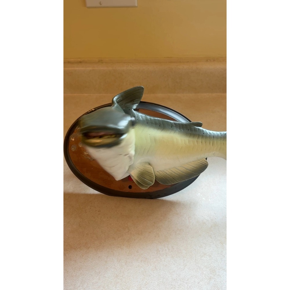 Gemmy Industries Animated Singing Dancing Catfish Wall Plaque Novelty Prop WORKS